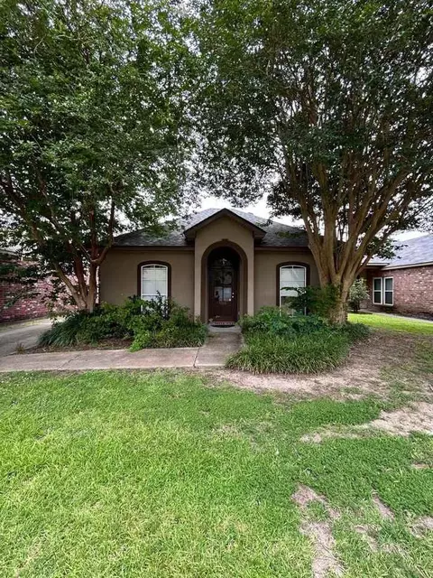 5555 Ducros Dr, Baton Rouge, LA 70820