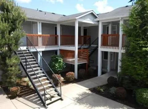 130 SE 105th Ave #J1, Portland, OR 97216