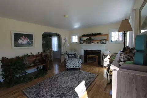 2012 W Petty Rd, Muncie, IN 47304