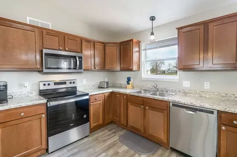 10 E Persimmon Dr, Hamilton, OH 45013 photo 9