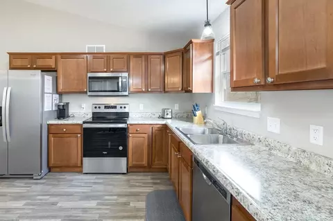 10 E Persimmon Dr, Hamilton, OH 45013 photo 8