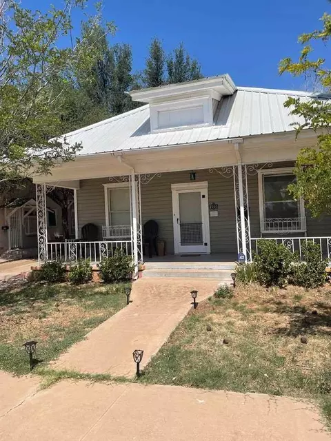 103 S Missouri Ave, Roswell, NM 88203