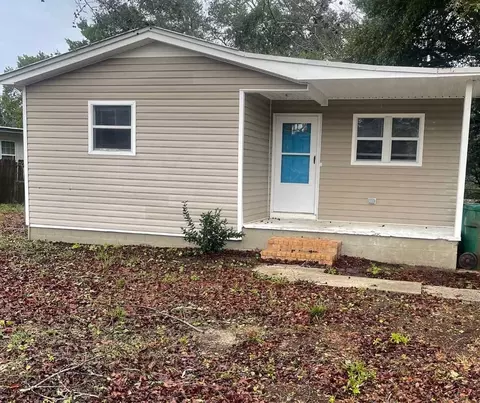 419 Little John Rd, Mary Esther, FL 32569