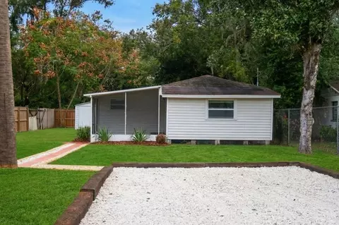 4829 6th St, Zephyrhills, FL 33542