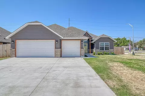 600 Summit Point Ct, Norman, OK 73071