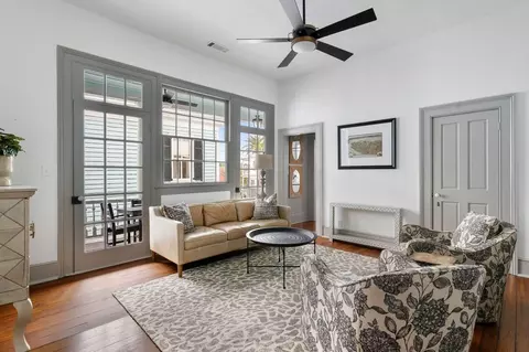 135 Broad St, Charleston, SC 29401