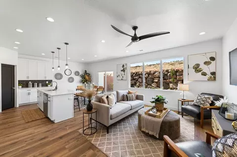 762 E Desert Cactus Dr, Washington, UT 84780