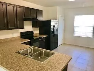 350 Highcrest Rd, Davenport, FL 33896