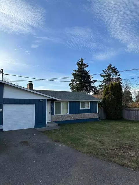 10402 107th Ave SW, Lakewood, WA 98498