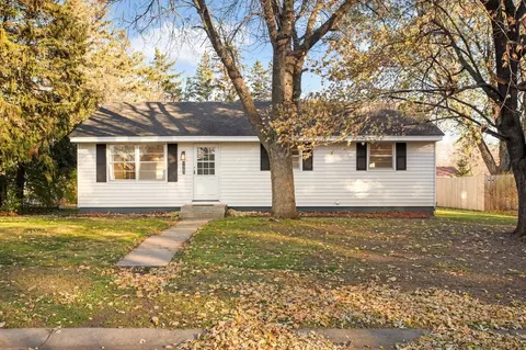 9480 Quaker Ln N, Maple Grove, MN 55369