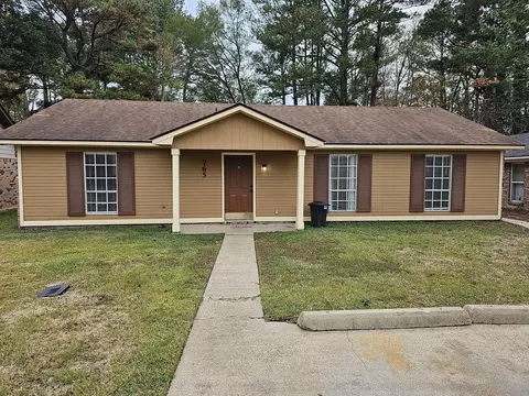 765 Clearmont Dr, Pearl, MS 39208