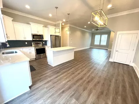 995 Airport Rd #16, Destin, FL 32541