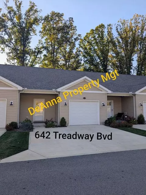 642 Treadway Blvd, Sheffield Lake, OH 44054
