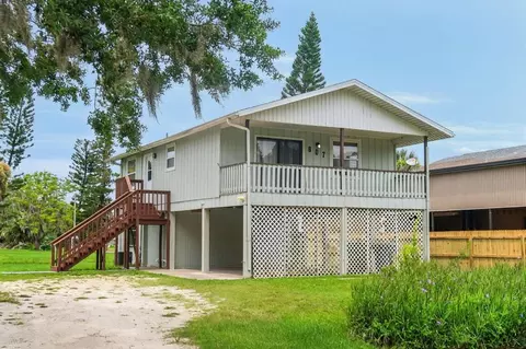 807 4th Ave SW, Ruskin, FL 33570