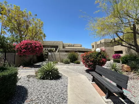 473 Bradshaw Ln, Palm Springs, CA 92262