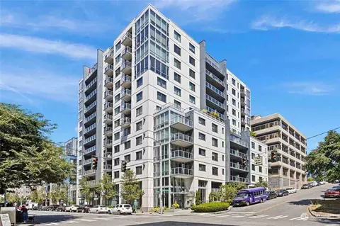 76 Cedar St, Seattle, WA 98121