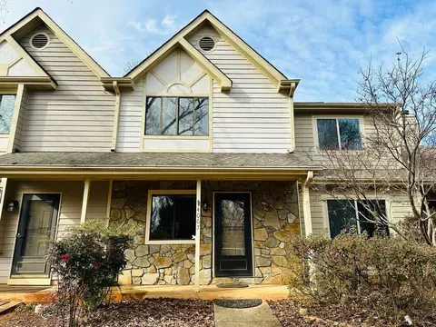 4067 N Course Dr, Charlotte, NC 28277