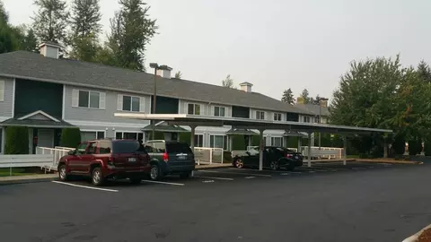 4016 7th St SW #B109, Puyallup, WA 98373