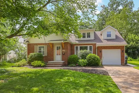 27011 Normandy Rd, Bay Village, OH 44140