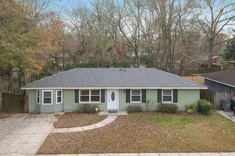 1878 Denver Dr, Oak Hills Place, LA 70810