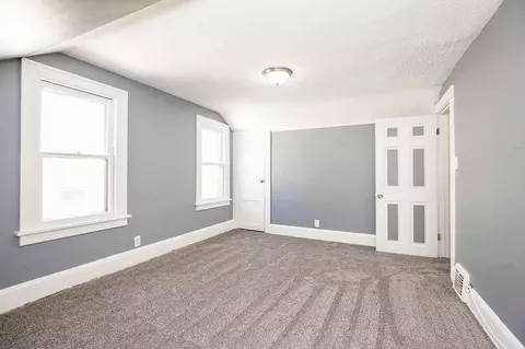 1555 E 193rd St, Euclid, OH 44117