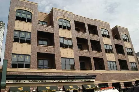 918 W Belmont Ave #205, Chicago, IL 60657