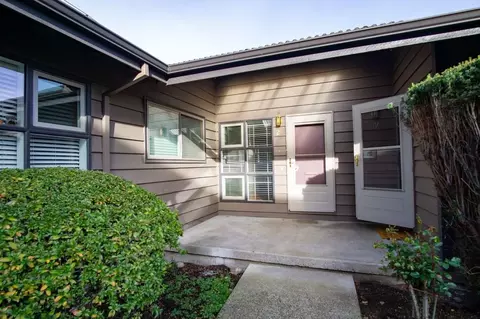 3717 S Corbett Ave #20, Portland, OR 97239