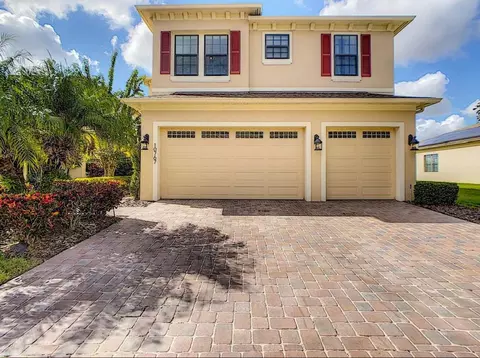 10767 Willow Ridge Loop, Alafaya, FL 32825