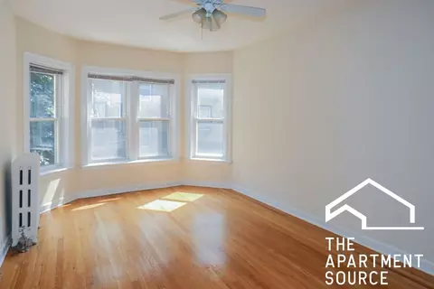 3926 N Pine Grove Ave #1E, Chicago, IL 60613