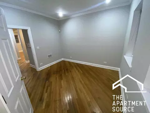 2242 W Morse Ave #G, Chicago, IL 60645