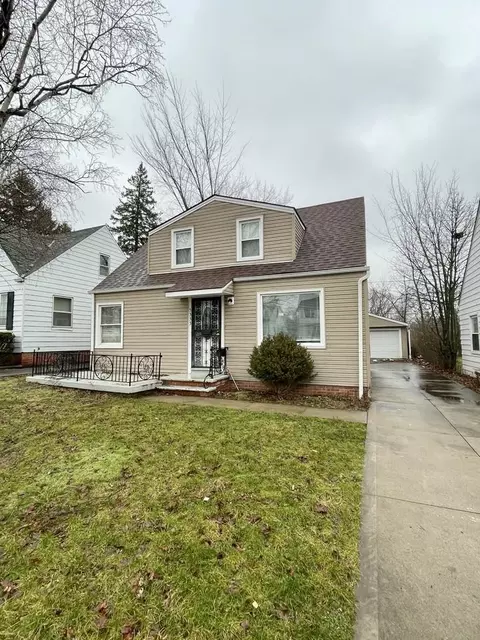 5333 Hollywood Ave, Maple Heights, OH 44137