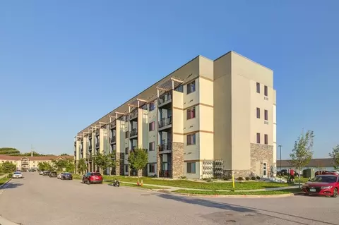 161 Roosevelt Cir #213, Mankato, MN 56001