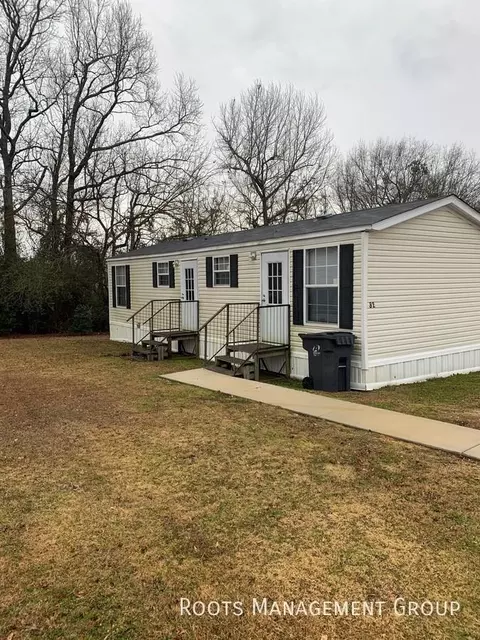 387 Webster Rd #82, Auburn, AL 36832