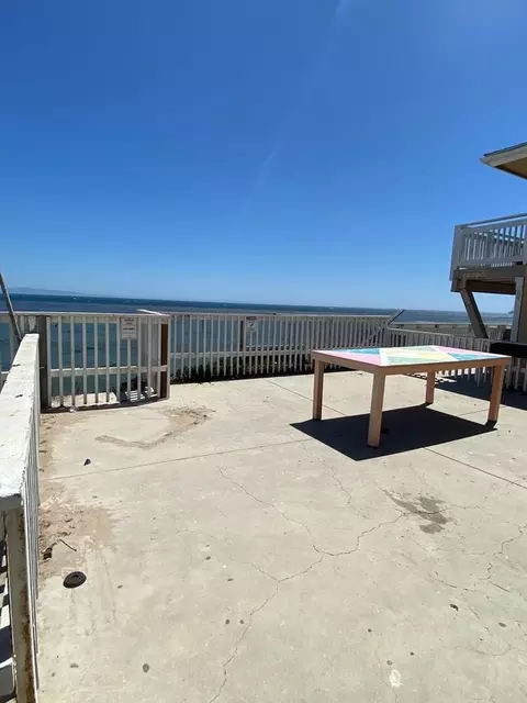 6671 Del Playa Dr, Isla Vista, CA 93117