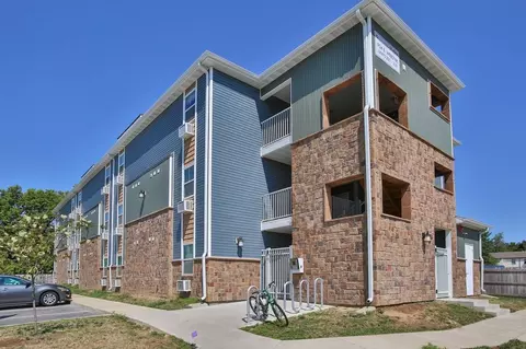 940 E Webster St, Springfield, MO 65802
