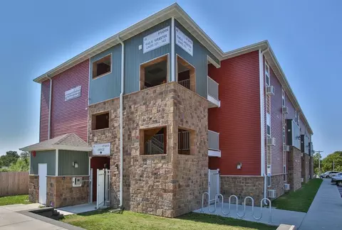 940 E Webster St, Springfield, MO 65802 photo 2
