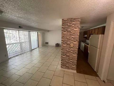 Shannon Green Dr, Charlotte, NC 28213