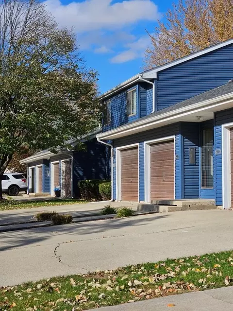 2555 Clayton Blvd, Champaign, IL 61822