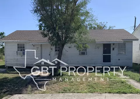 304 Dakota St, Robstown, TX 78380