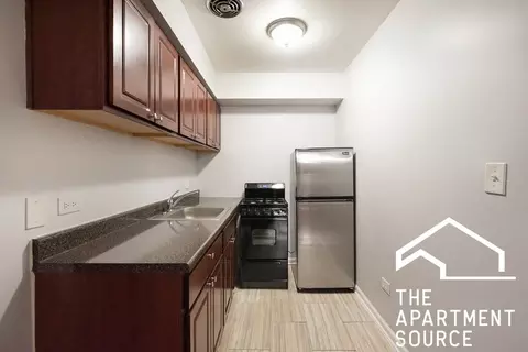 1040 W Hollywood Ave #201, Chicago, IL 60660
