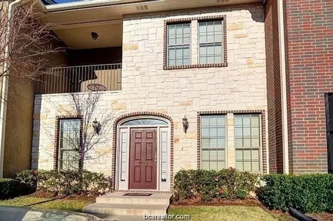 146 Forest Dr, College Station, TX 77840