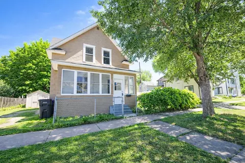 322 Pierce St N, Saint Paul, MN 55104