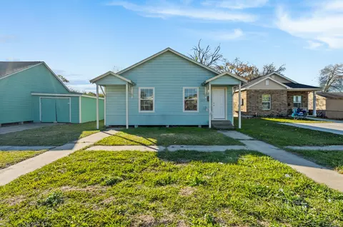 925 4th Ave N, Texas City, TX 77590