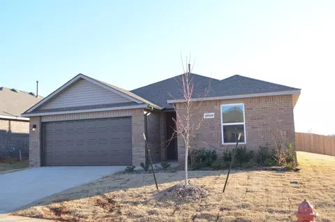 10520 SW 41st St, Mustang, OK 73064