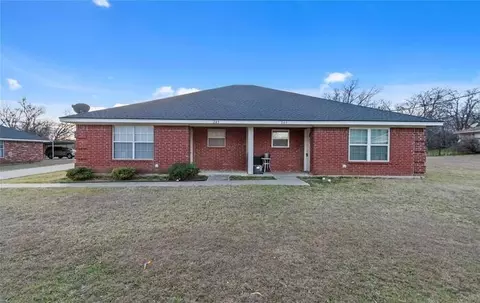 245 Oak Ct, Rhome, TX 76078