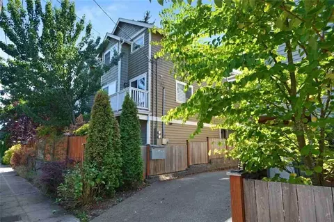 8513 Stone Ave N # B, Seattle, WA 98103