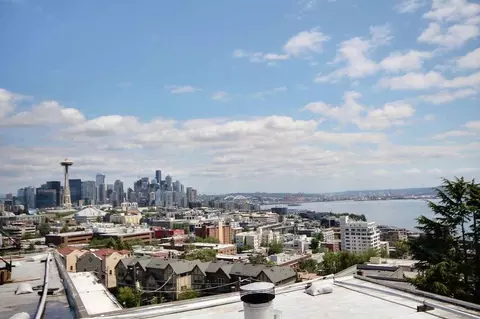 530 W Olympic Pl #212, Seattle, WA 98119