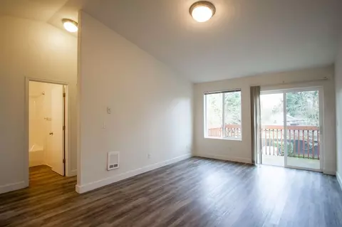 130 SE 105th Ave #G2, Portland, OR 97216