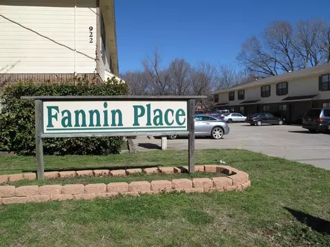 922 Fannin St, Denton, TX 76201