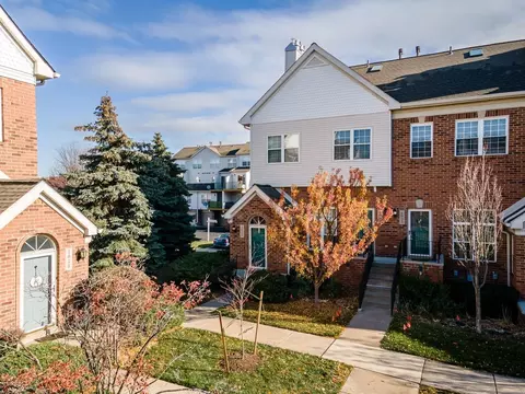1937 Campau Farms Cir, Detroit, MI 48207